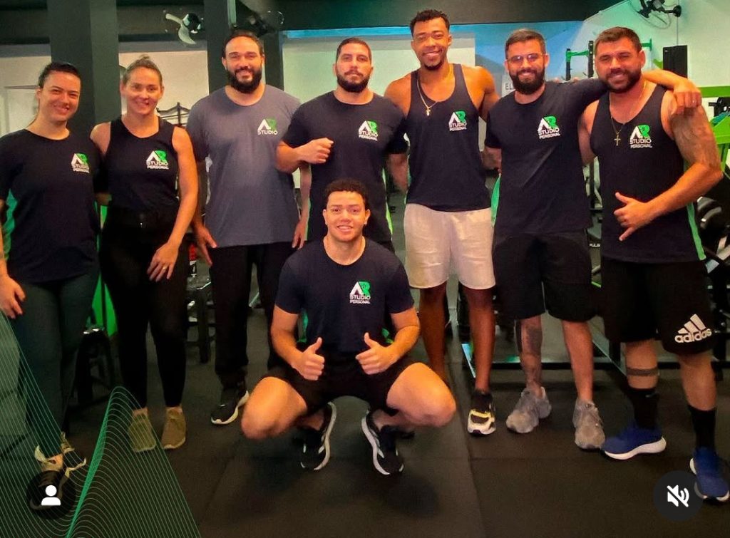 Equipe do AR Studio reunida na academia