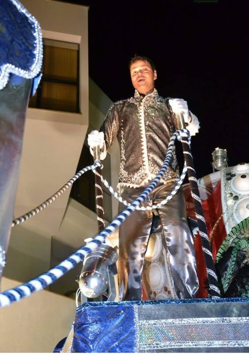 Winner Pinheiro conduzindo a carruagem do Nacional em 2016